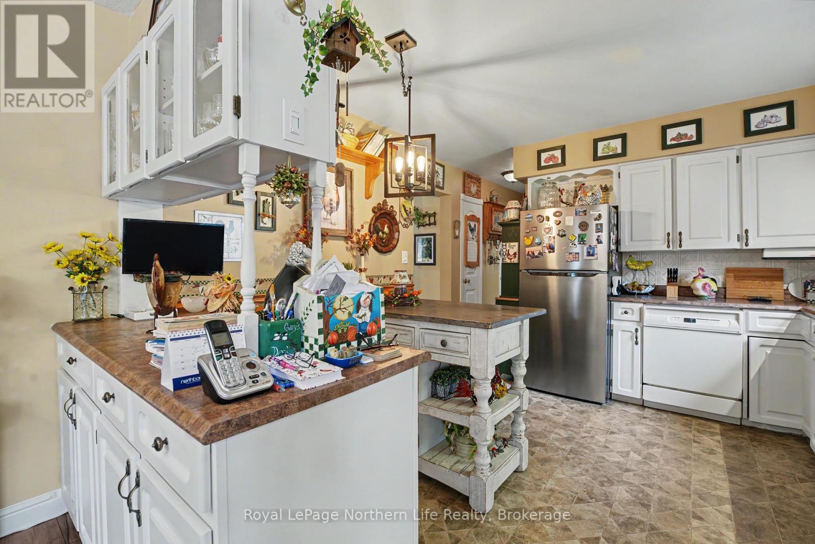 534 PINECREEK ROAD S - Image 14
