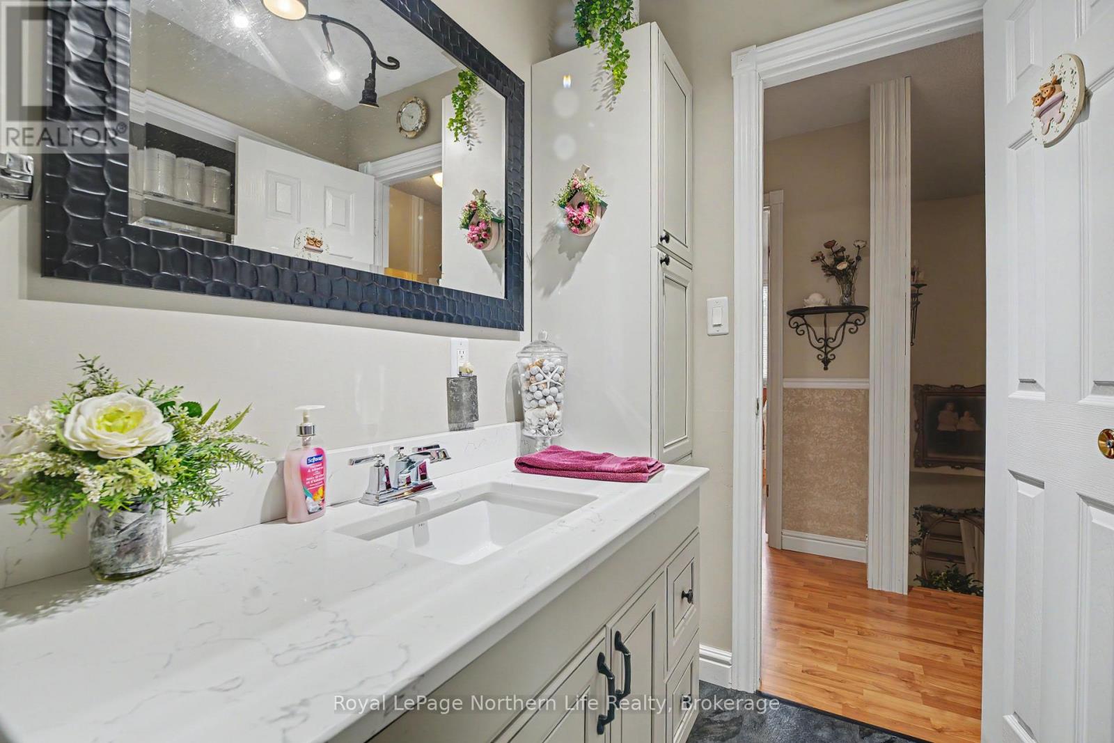 534 PINECREEK ROAD S - Image 33