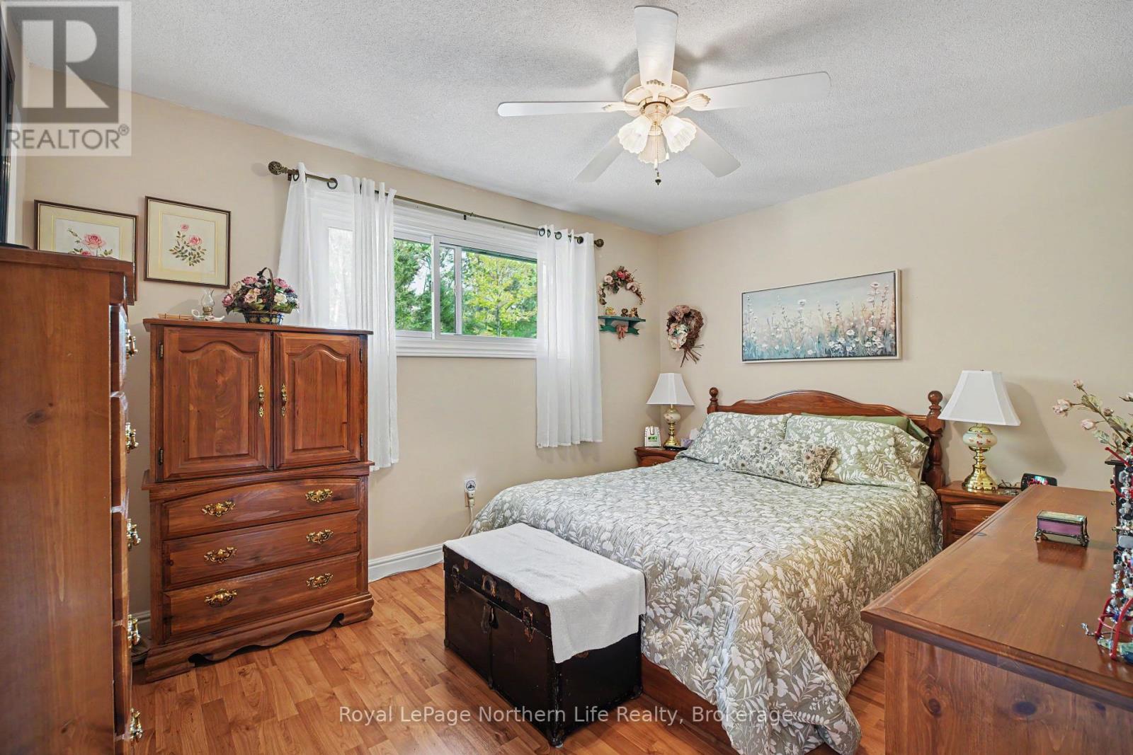 534 PINECREEK ROAD S - Image 36