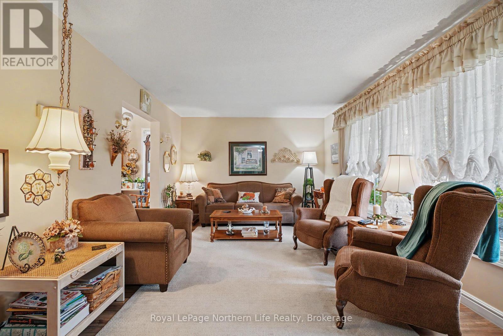534 PINECREEK ROAD S - Image 9