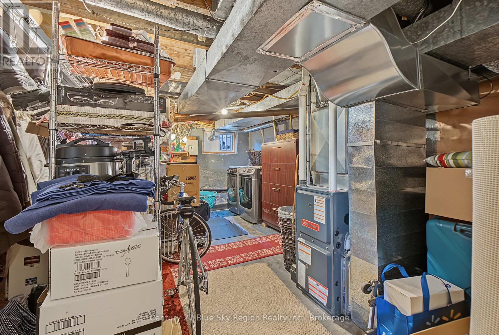 941 MAIN STREET W - 42