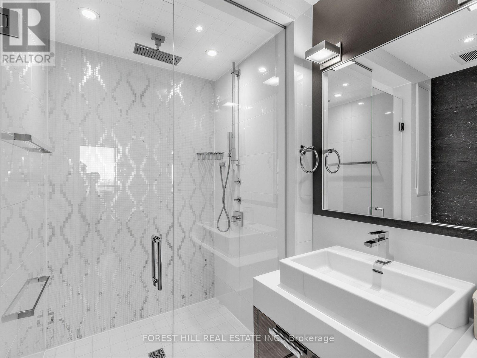 #2003 625 AVENUE ROAD - Image 21