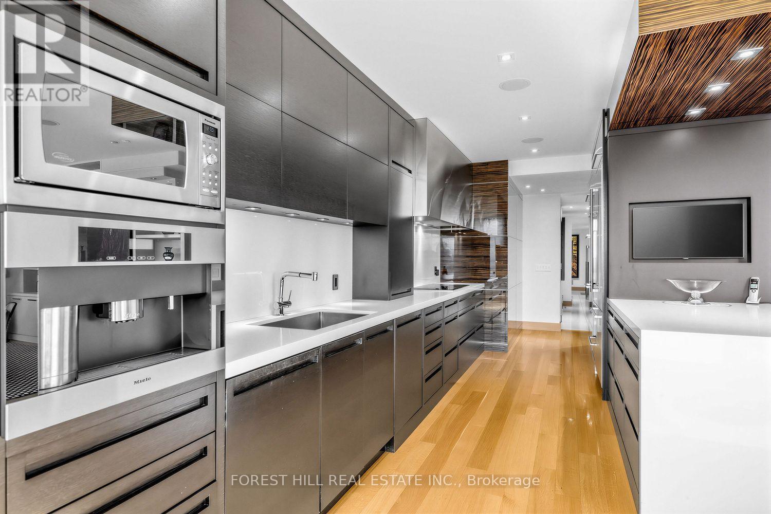 #2003 625 AVENUE ROAD - Image 3