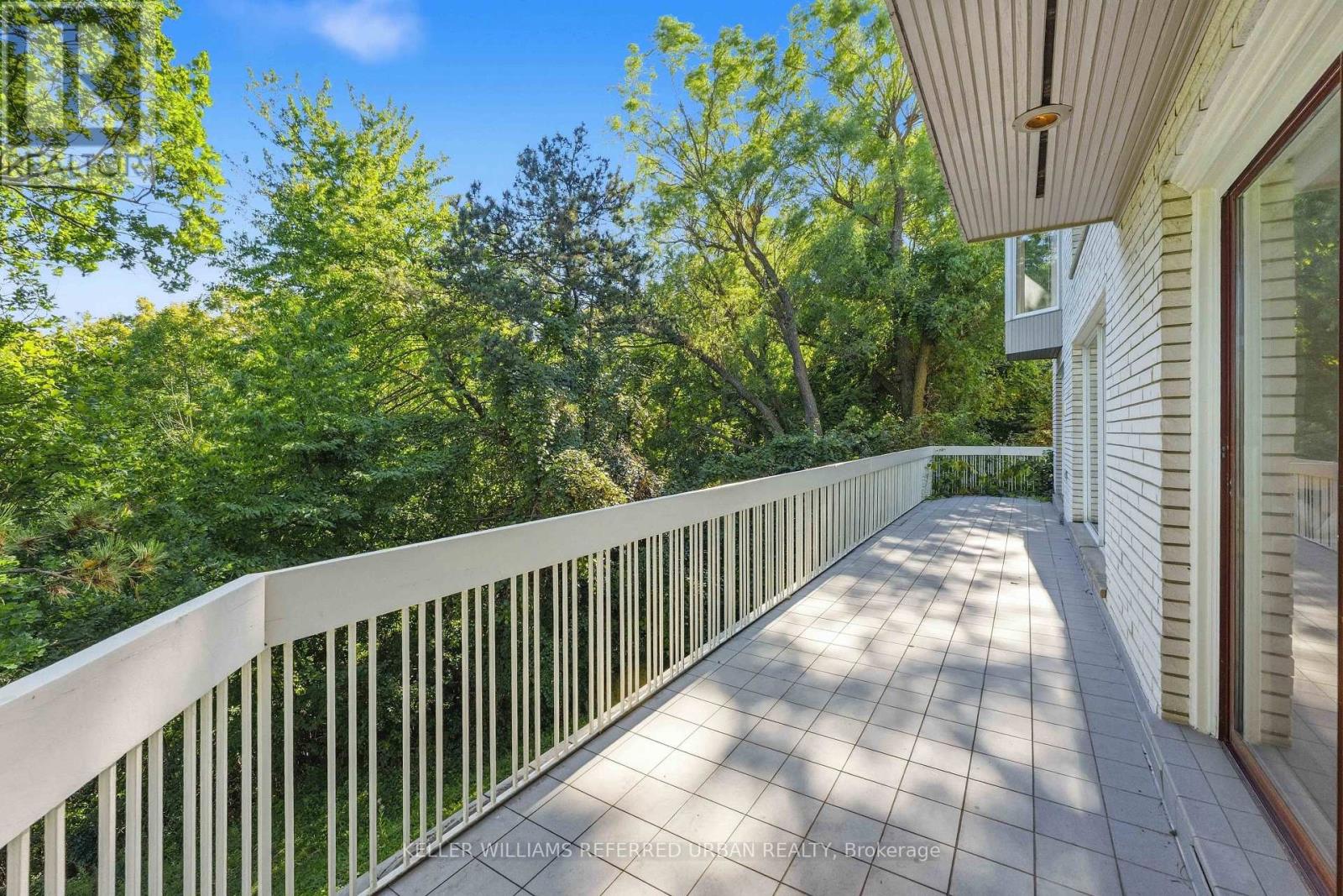 23 BROCKINGTON CRESCENT - 19