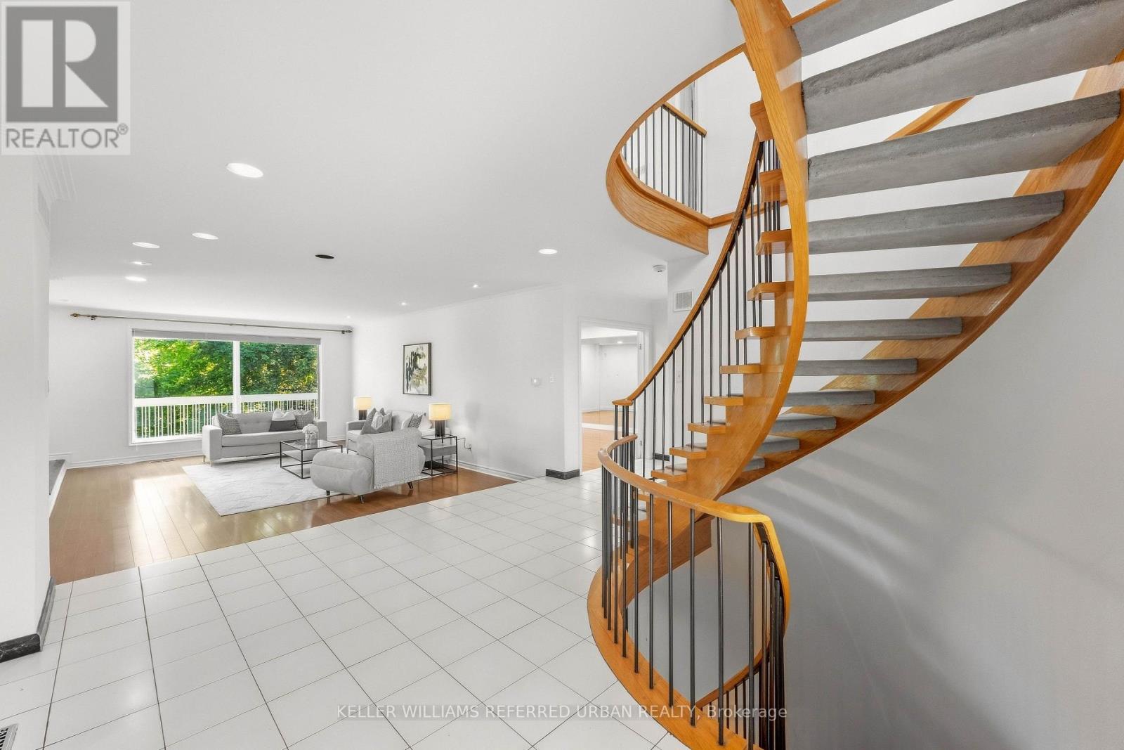 23 BROCKINGTON CRESCENT - 6