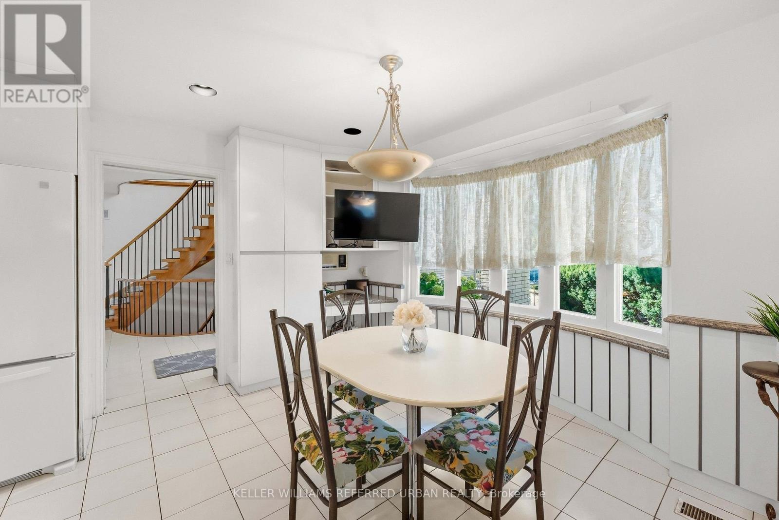 23 BROCKINGTON CRESCENT - 7