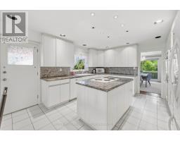 Kitchen - 23 Brockington Crescent, Toronto, ON M3H4S9 Photo 8