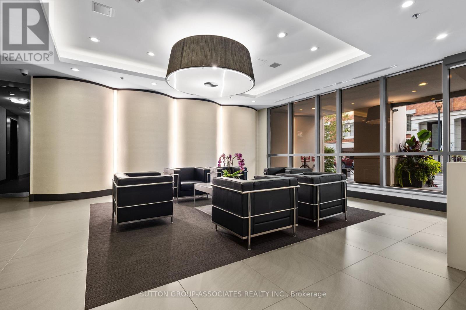 #502 377 MADISON AVENUE - 3
