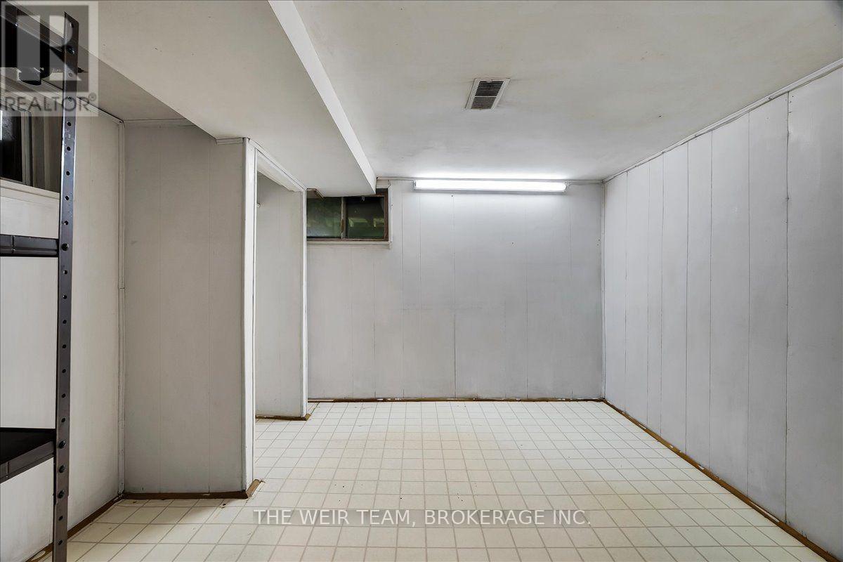 251 ASHDALE AVENUE - Image 19