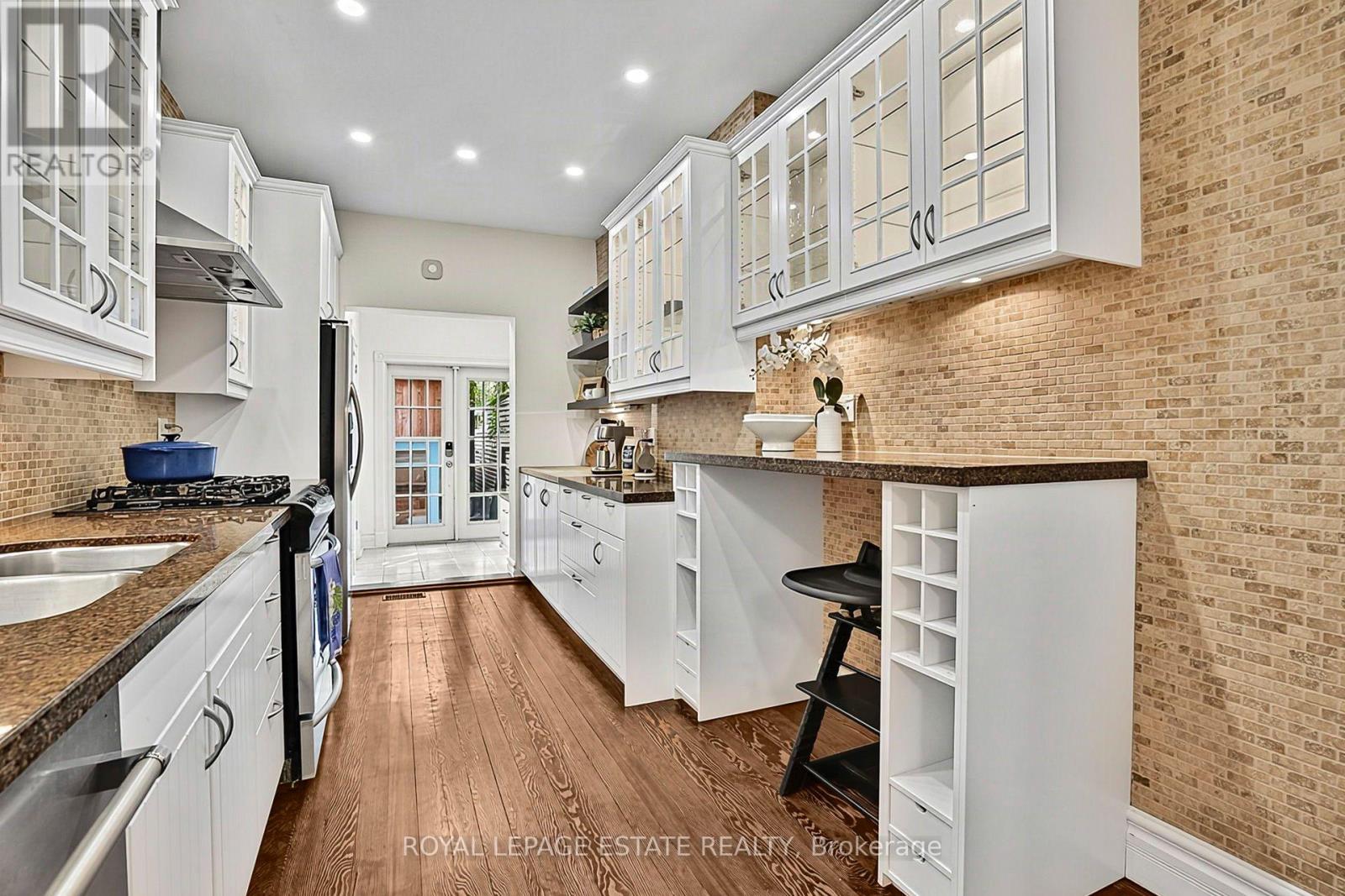 21 BRIGHTON AVENUE - 10