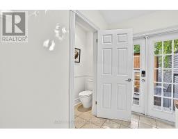21 Brighton Avenue, Toronto, ON M4M1P3 Photo 13