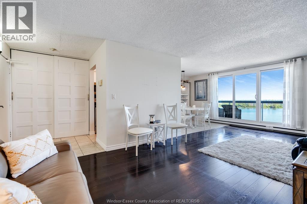 #1110W 9099 Riverside DRIVE - 3