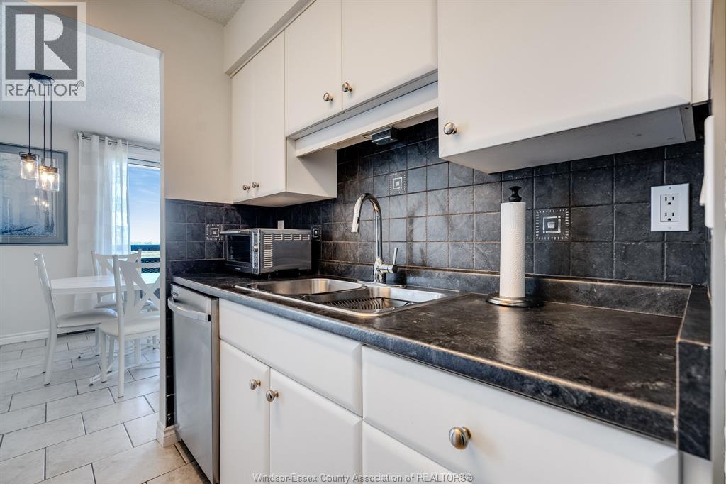 #1110W 9099 Riverside DRIVE - 10