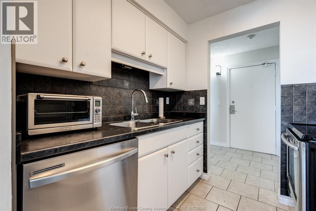 #1110W 9099 Riverside DRIVE - 12