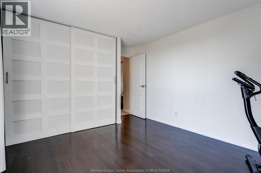 #1110W 9099 Riverside DRIVE - 17
