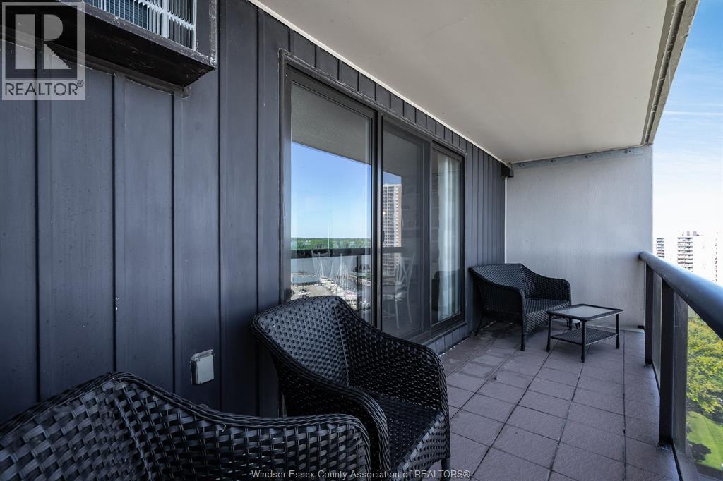 #1110W 9099 Riverside DRIVE - Image 26