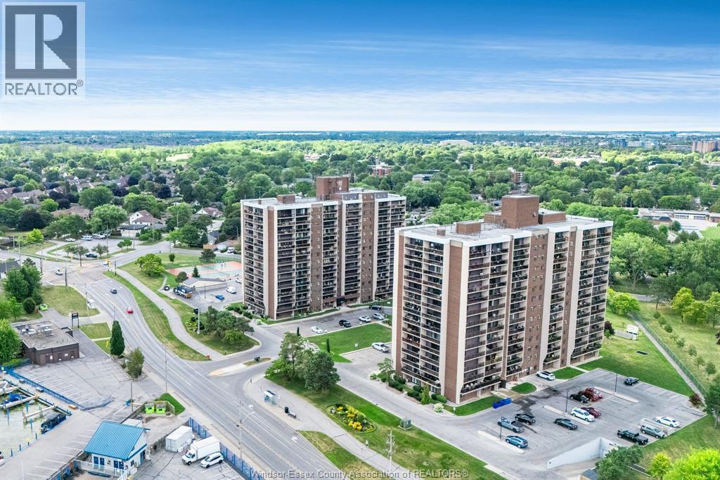 #1110W 9099 Riverside DRIVE - Image 44