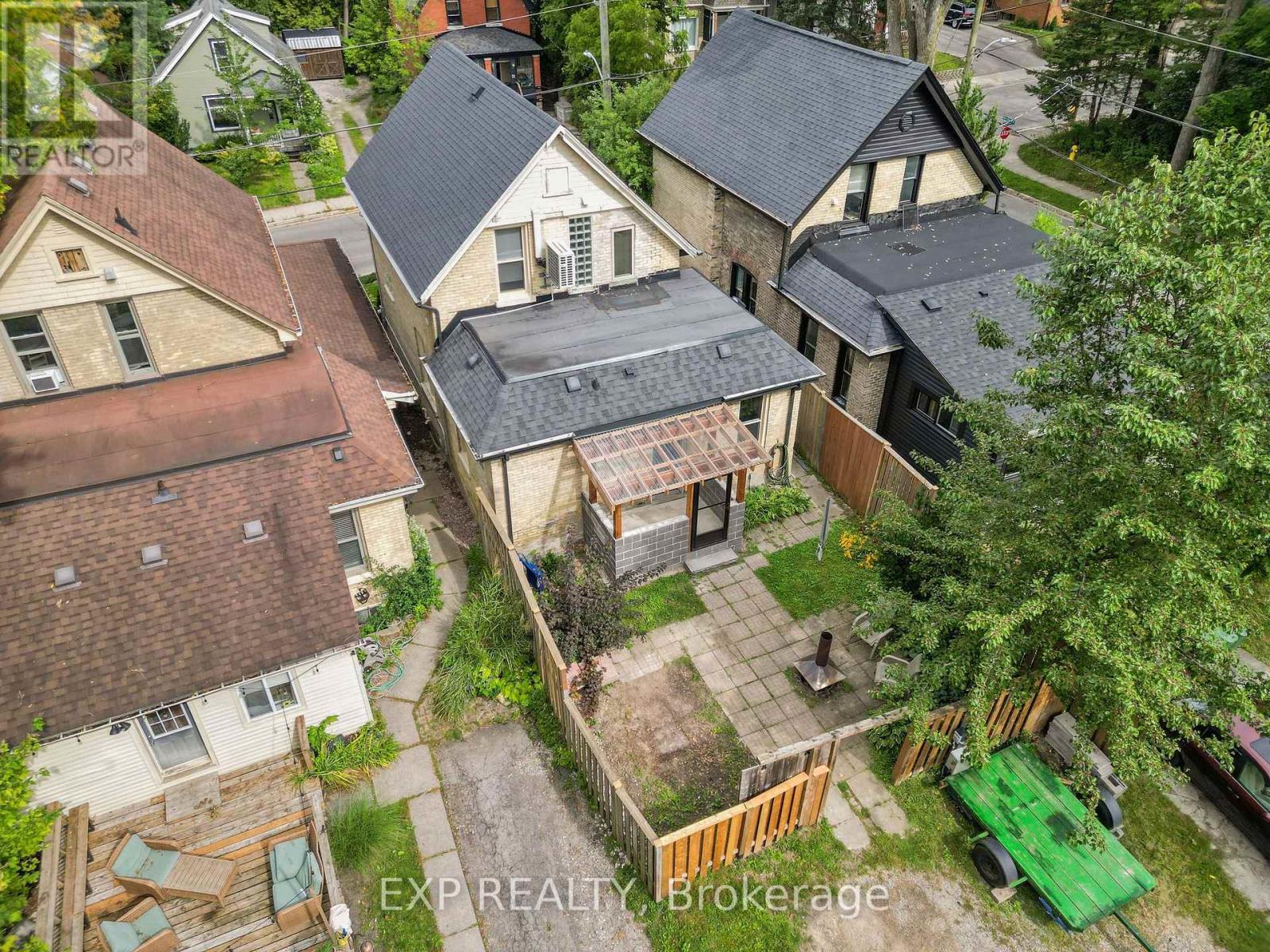 30 SPRINGBANK DRIVE - 27