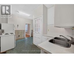 Kitchen - 937 Colborne Street, London East, ON N6A4A5 Photo 14