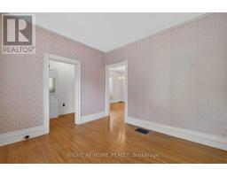 Bathroom - 937 Colborne Street, London East, ON N6A4A5 Photo 9
