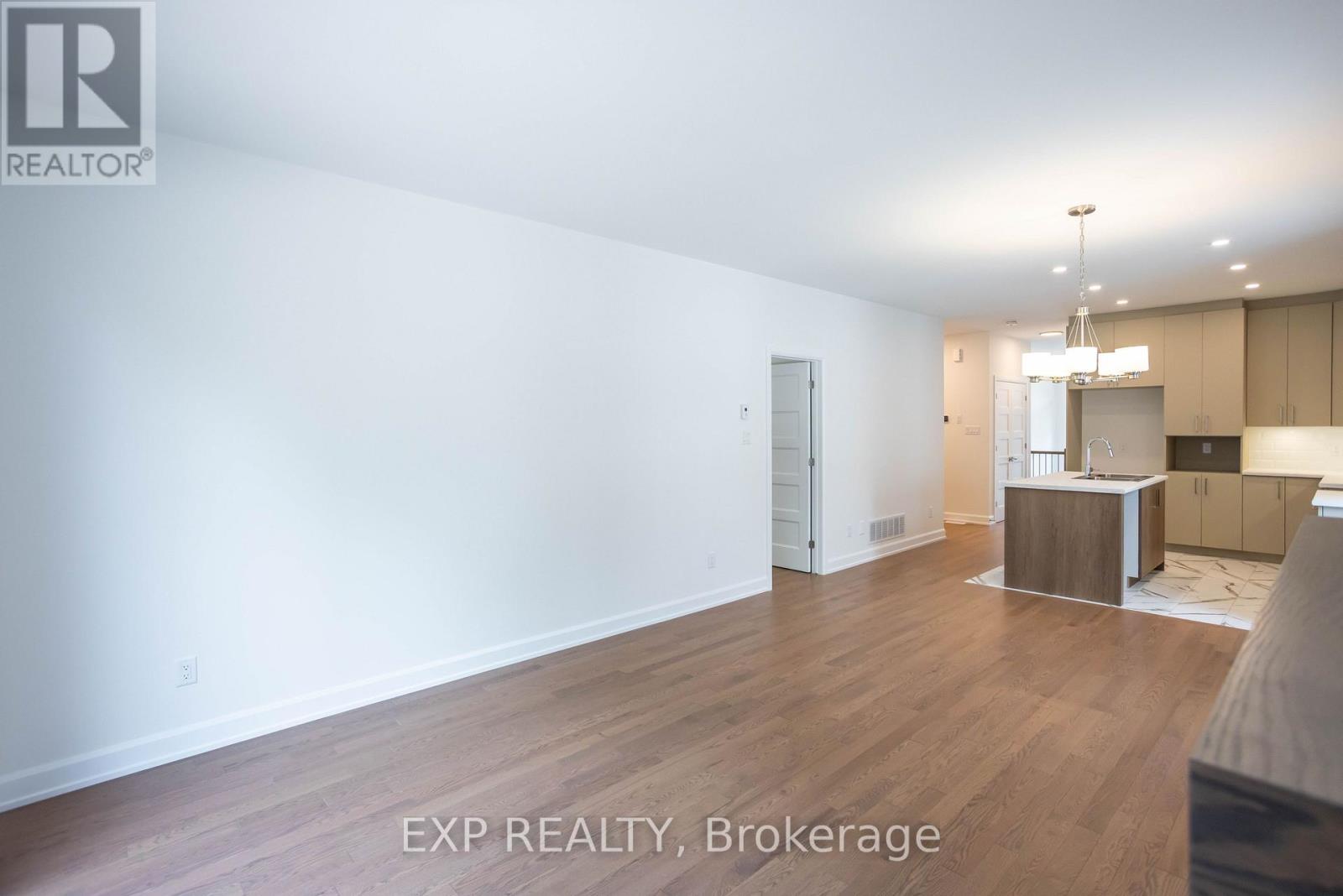 30 HUGHES CIRCLE - 32