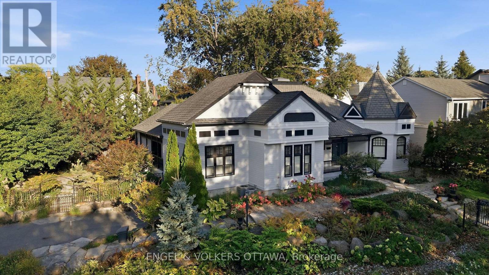 435 WESTMINSTER AVENUE - 2