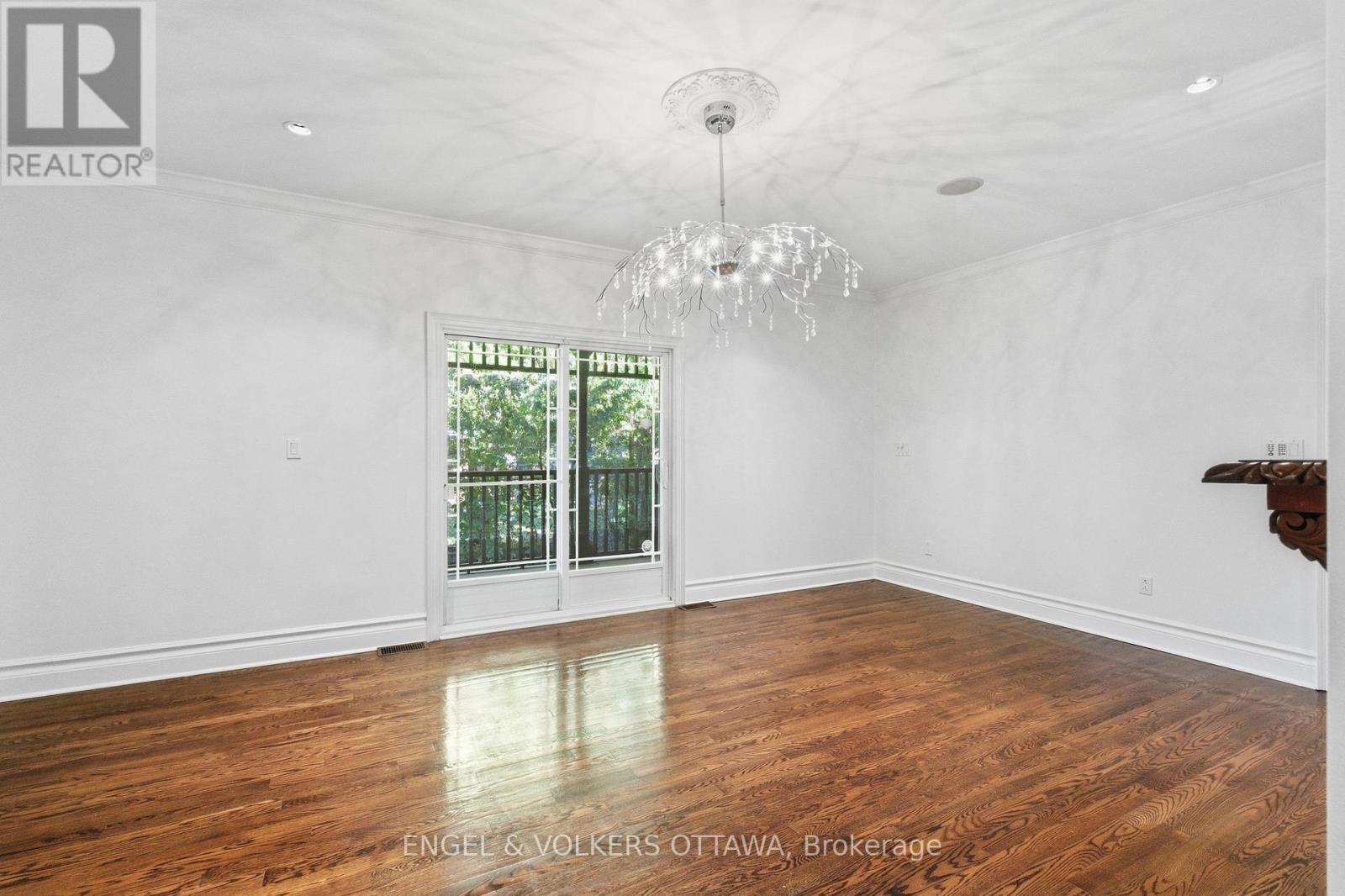 435 WESTMINSTER AVENUE - Image 21