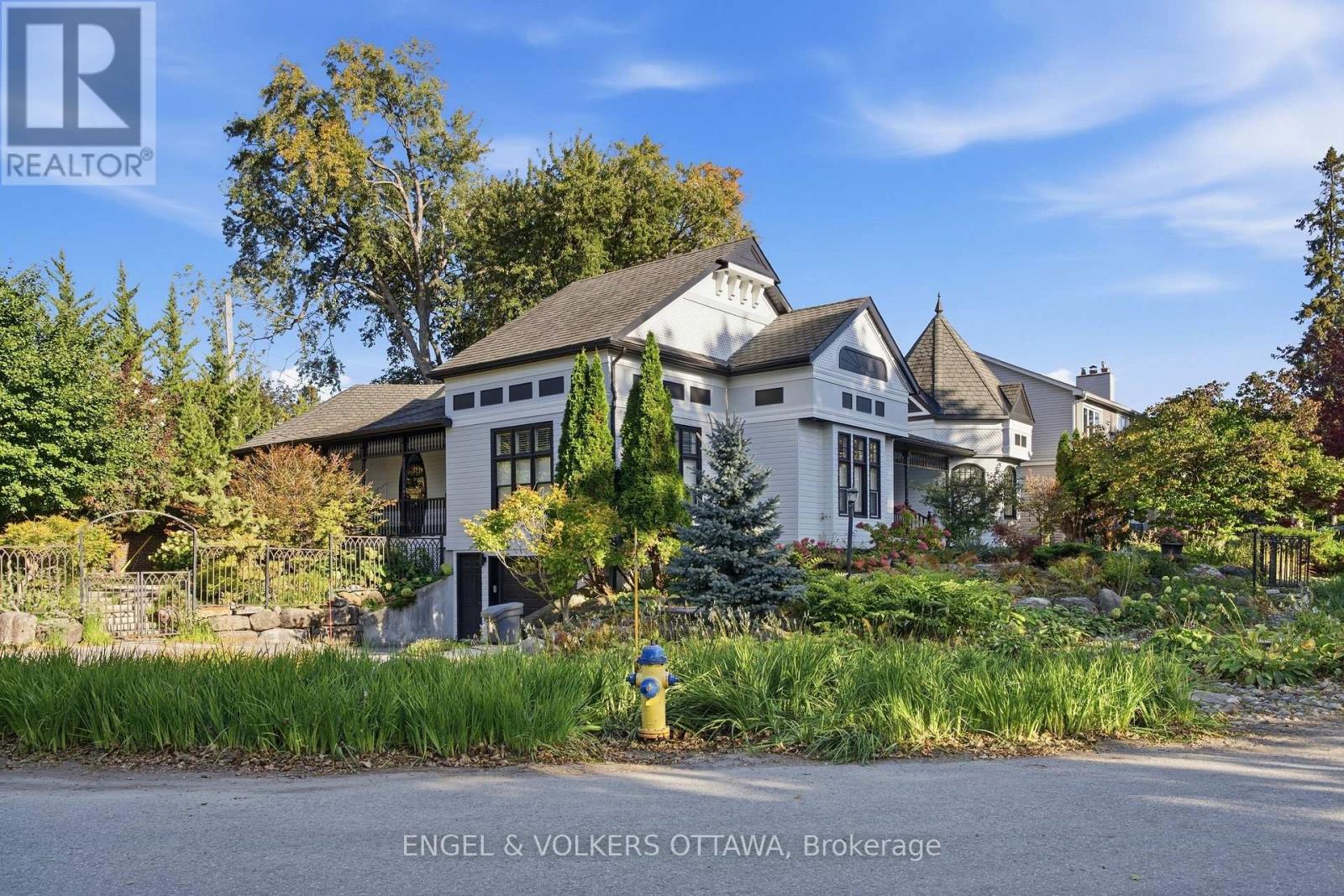 435 WESTMINSTER AVENUE - Image 33