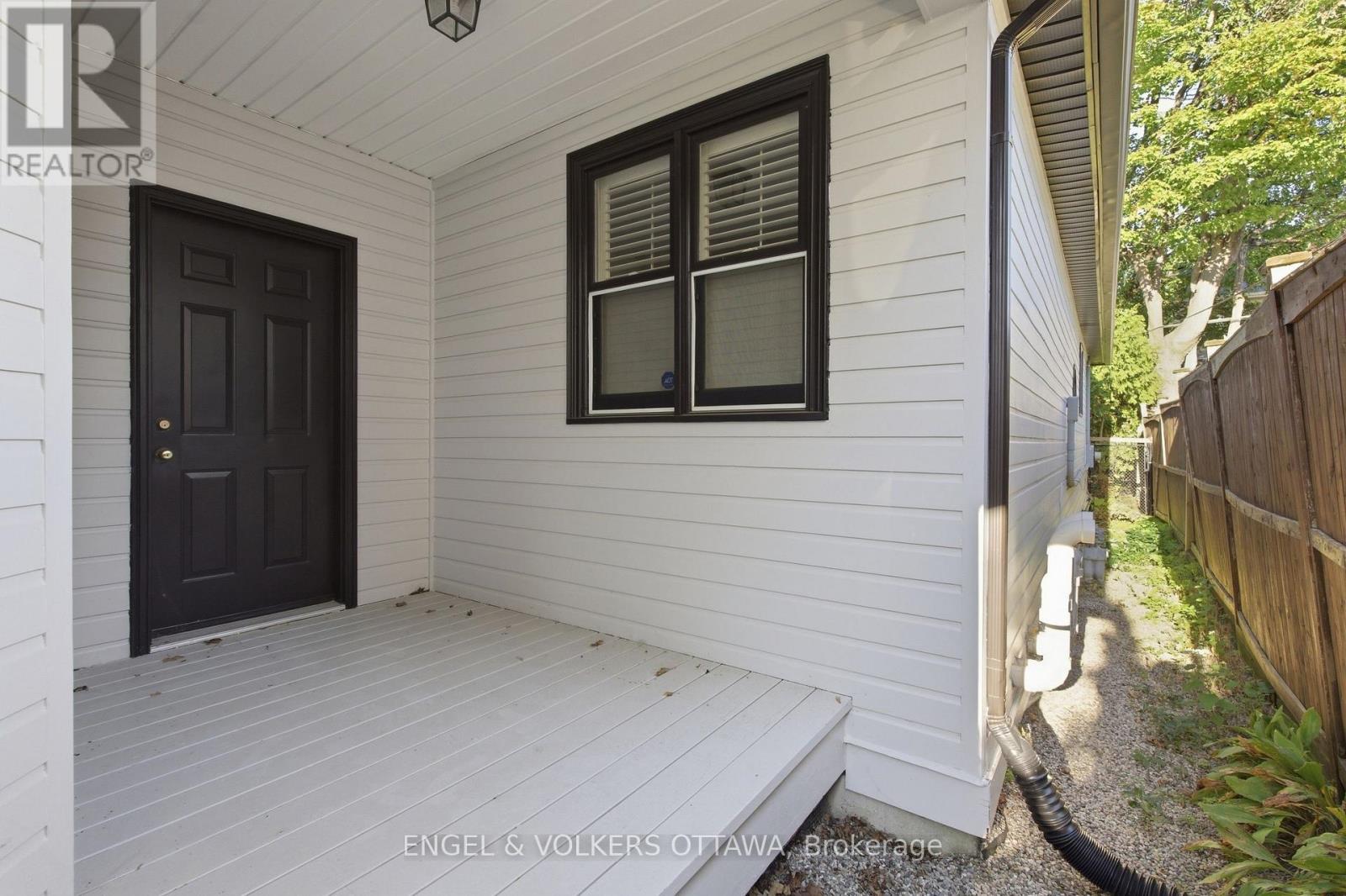 435 WESTMINSTER AVENUE - 35