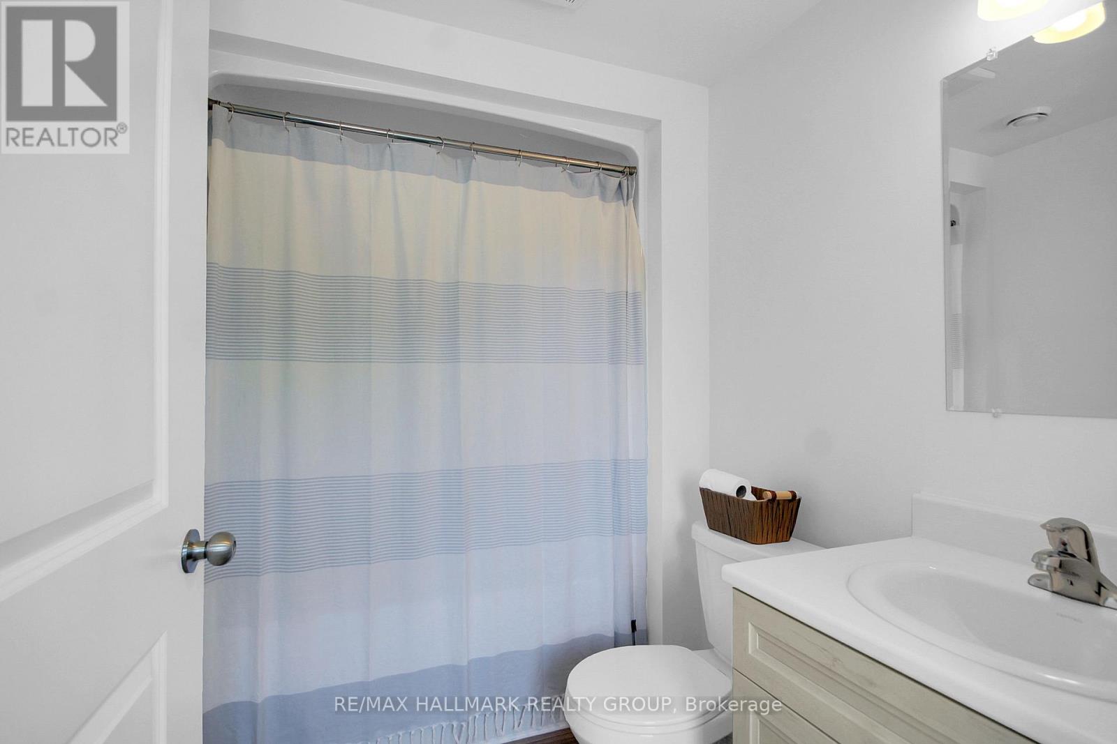 1316 SUNFLOWER PRIVATE - Image 34