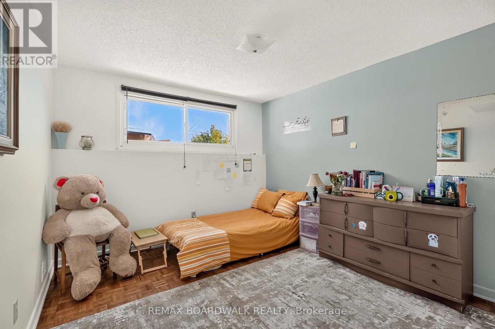 7 CHARKAY STREET - 25