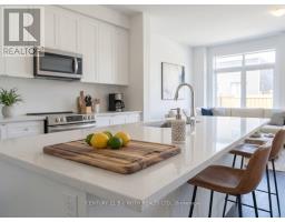 15 Milady Crescent, Barrie, ON L9J0X3 Photo 6