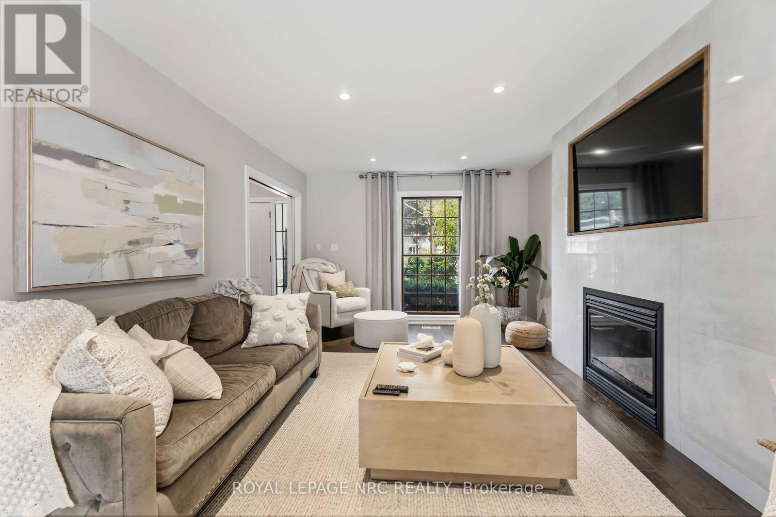 42 FORESTHILL CRESCENT - 18