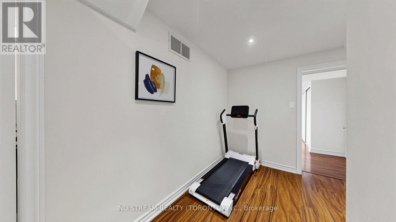 3163 IBBETSON CRESCENT - 40