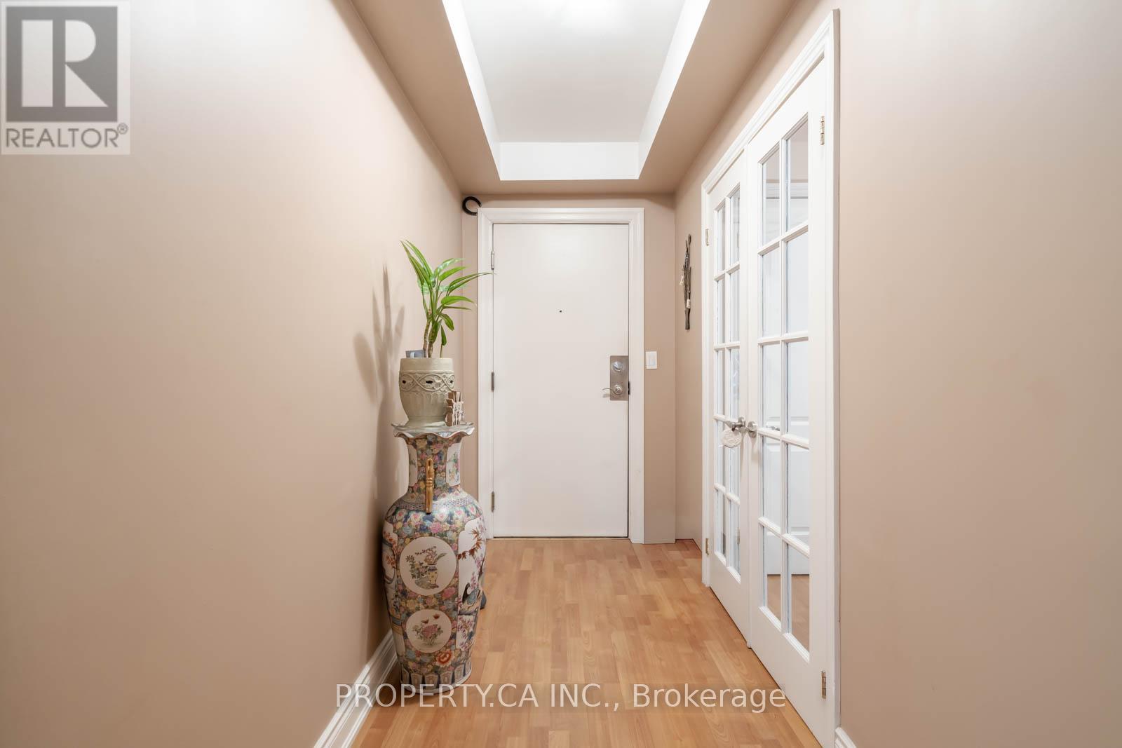 #609 2088 LAWRENCE AVENUE W - 30