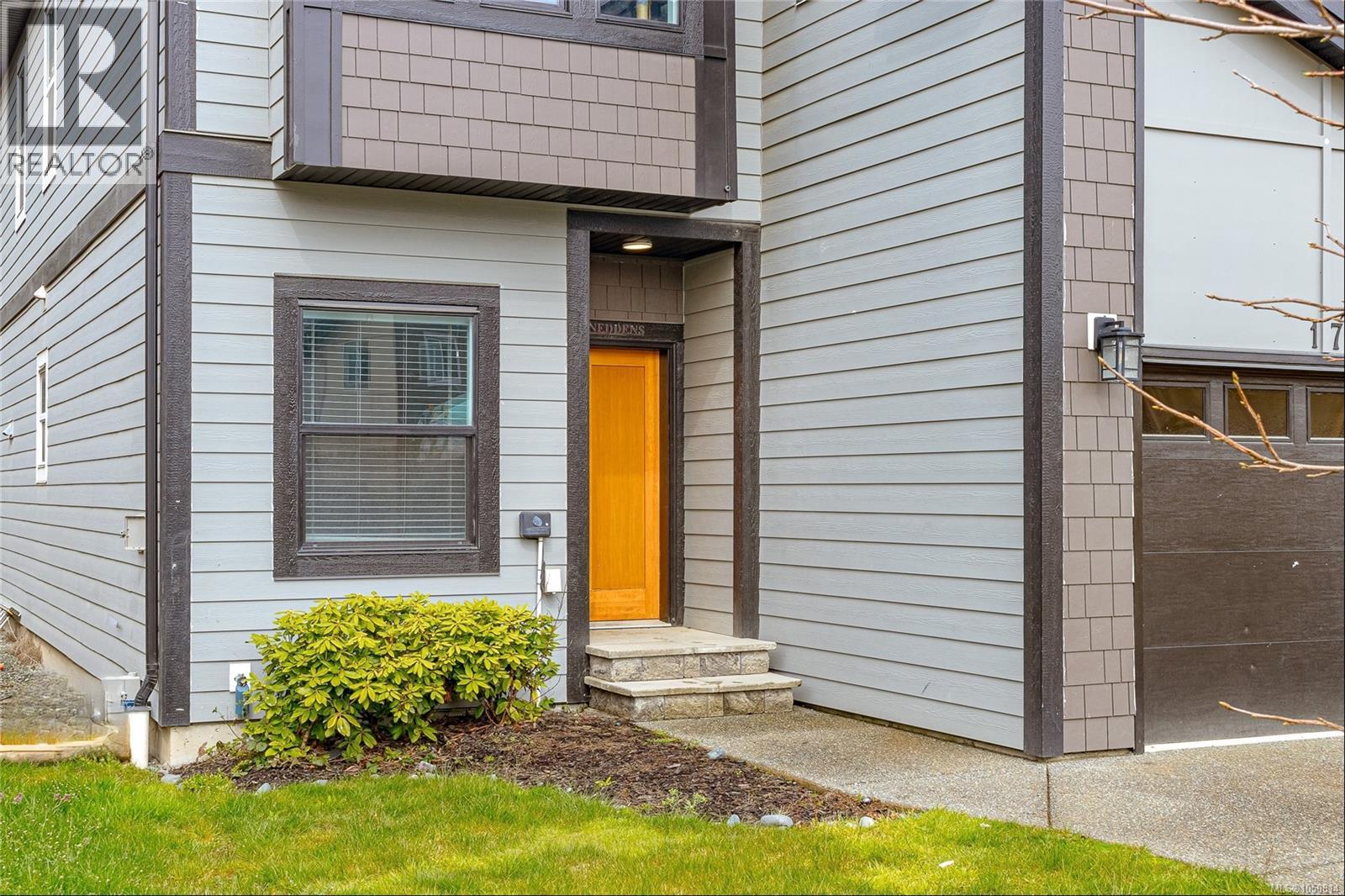 17 Saanich Ridge Drive, Central Saanich, British Columbia, V8M0B8, Central Saanich, British Columbia — photo 3 of 5