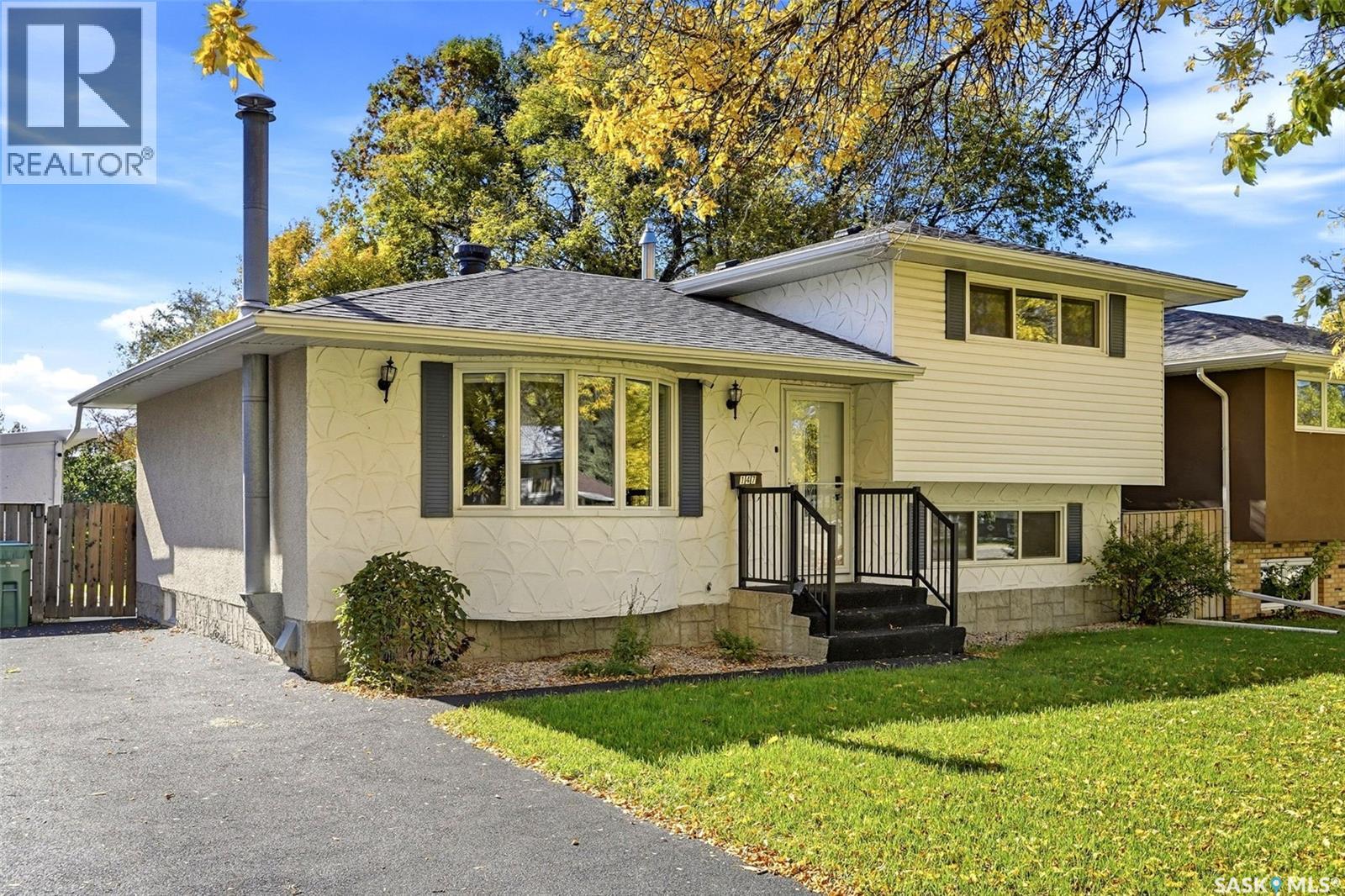 147 Rink AVENUE - 1