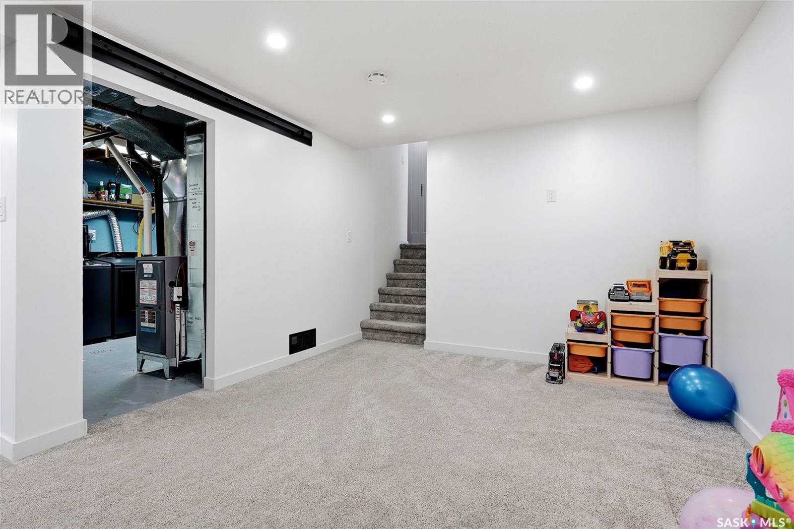 147 Rink AVENUE - Image 28