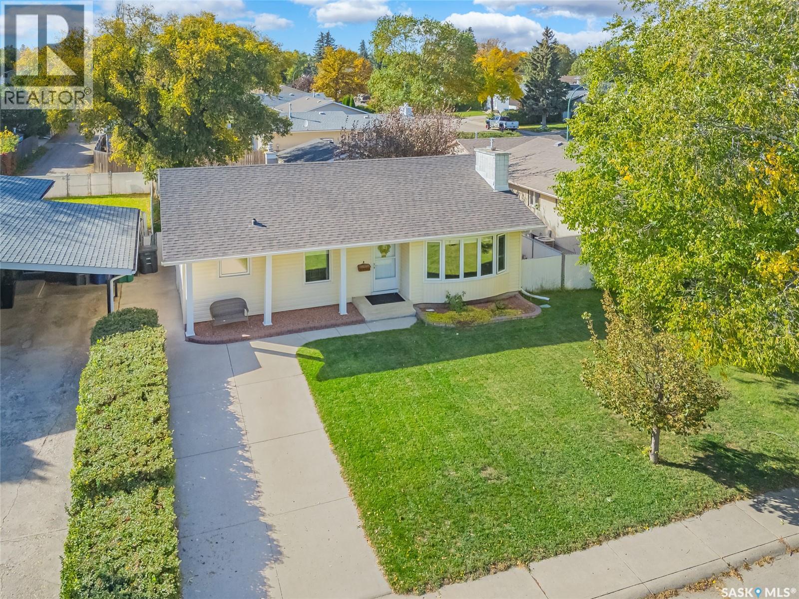 417 Waterloo CRESCENT - 1