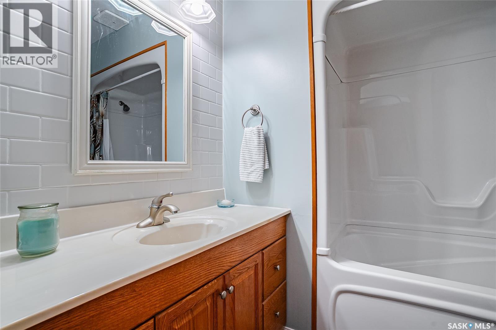 417 Waterloo CRESCENT - 35
