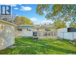 Kitchen - 417 Waterloo Crescent, Saskatoon, SK S7H4L3 Photo 11
