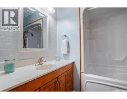 417 Waterloo Crescent, Saskatoon, SK S7H4L3 Photo 35