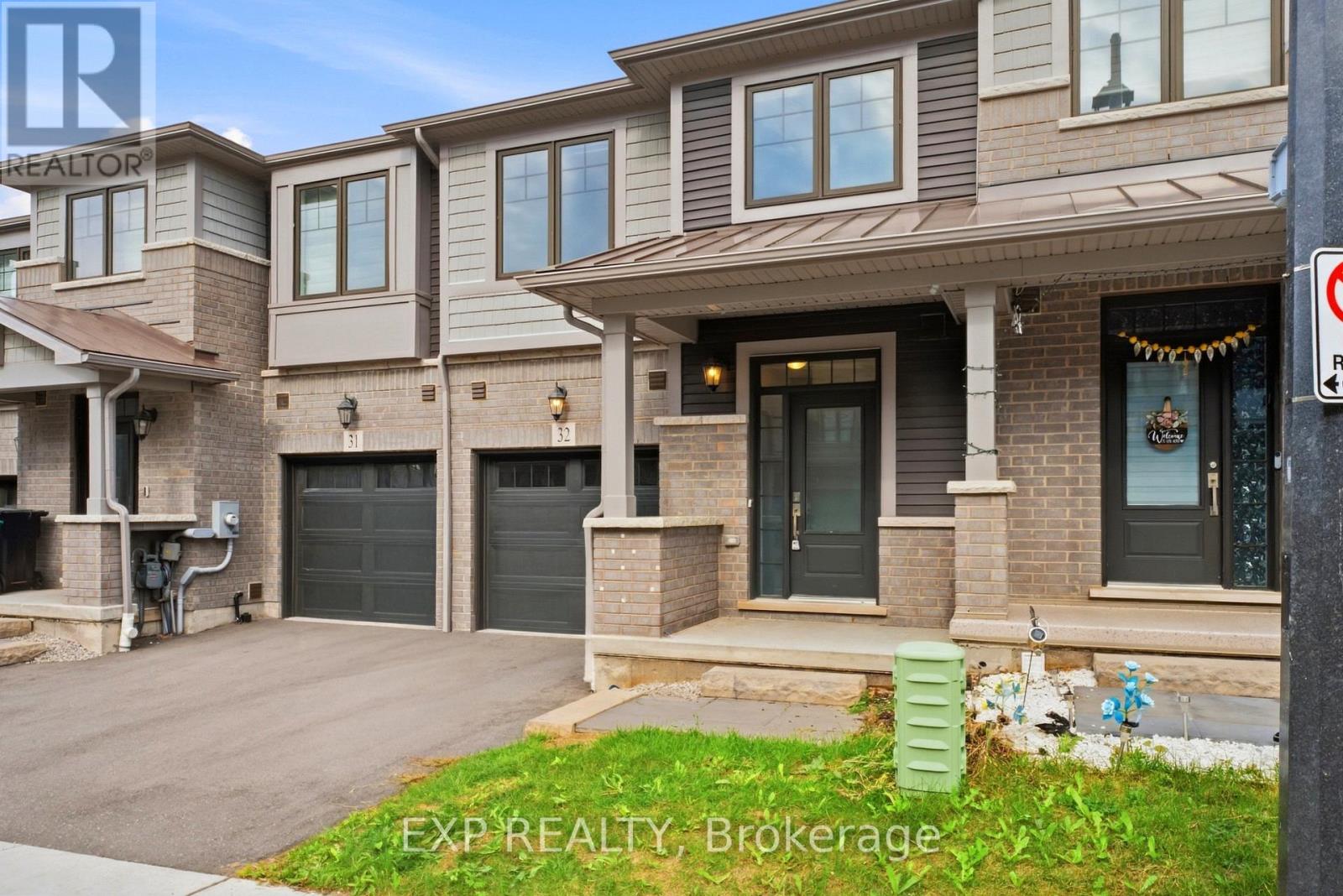 32 - 10 BIRMINGHAM DRIVE — photo 3