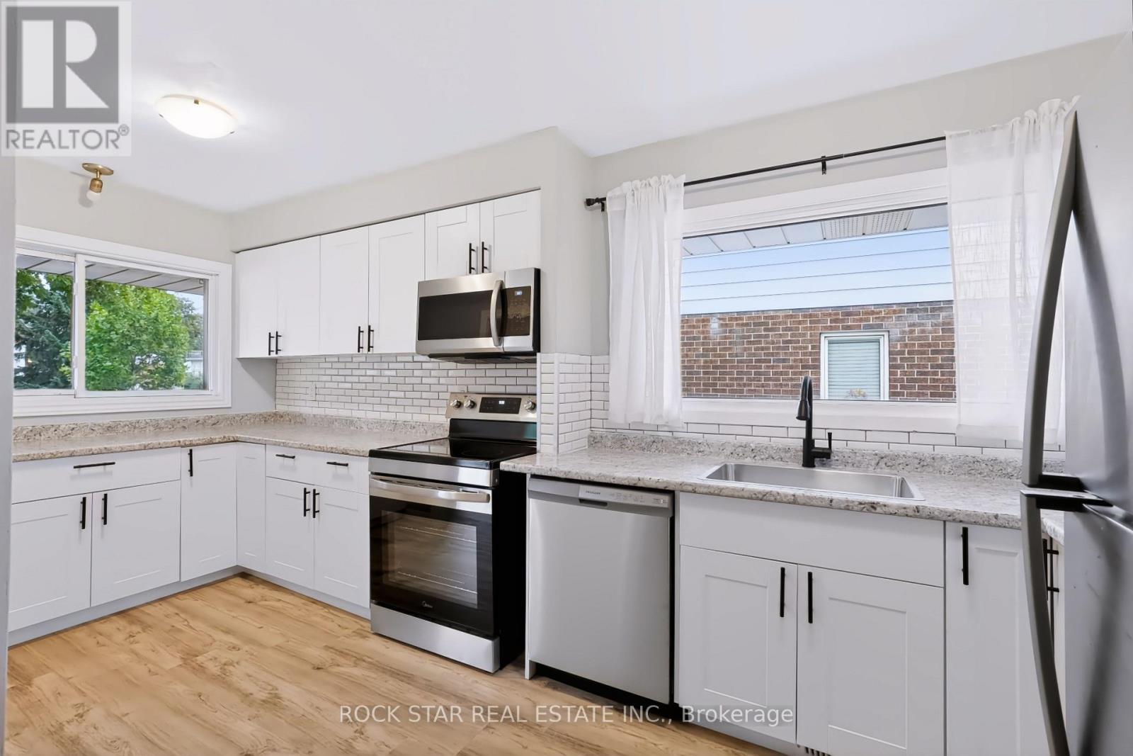 82 FRANKLIN STREET N - Image 15