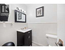 12205 Riverside Drive East, Tecumseh, ON N8N1A1 Photo 20