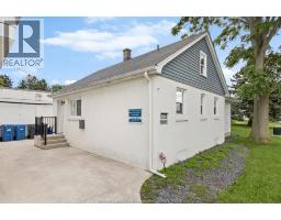 12205 Riverside Drive East, Tecumseh, ON N8N1A1 Photo 32