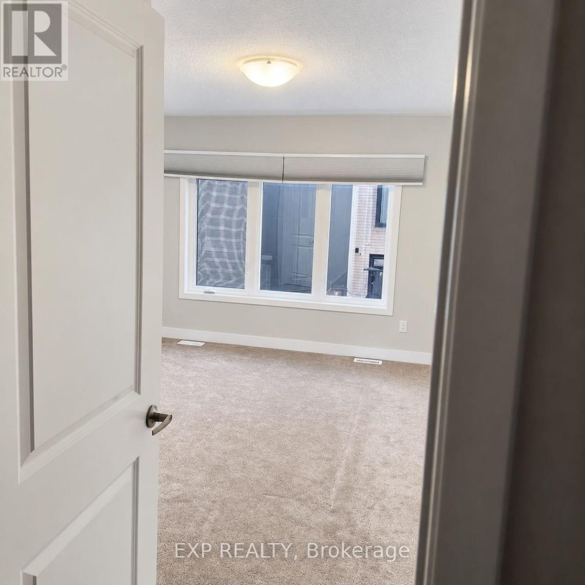1095 Thompson Drive, Oshawa (Kedron), Ontario, L1L0V5, Oshawa (Kedron), Ontario — photo 5 of 5