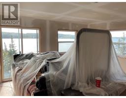 Living room/Dining room - 327 Middle Gull Pond Road, Avondale, NL A0G1B0 Photo 6