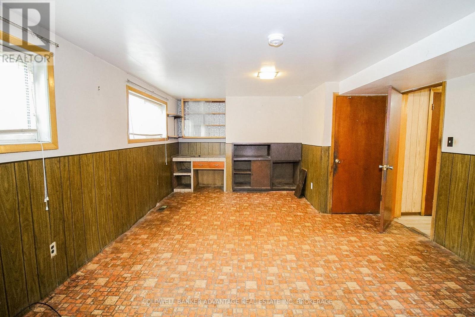 27 Hughes Avenue — photo 21