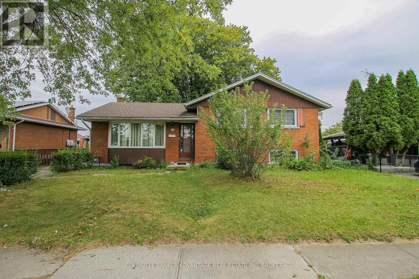 27 Hughes Avenue — photo 26